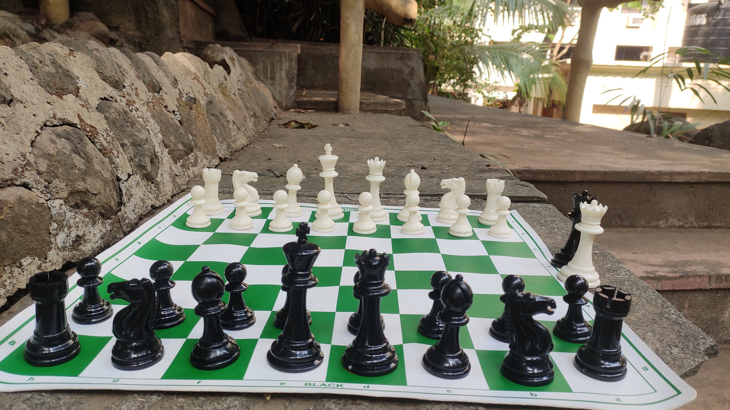 chessbox 18 Inch flexible chess mat with 2 extra queens and durable bag 43 cm Chess Board (Green)