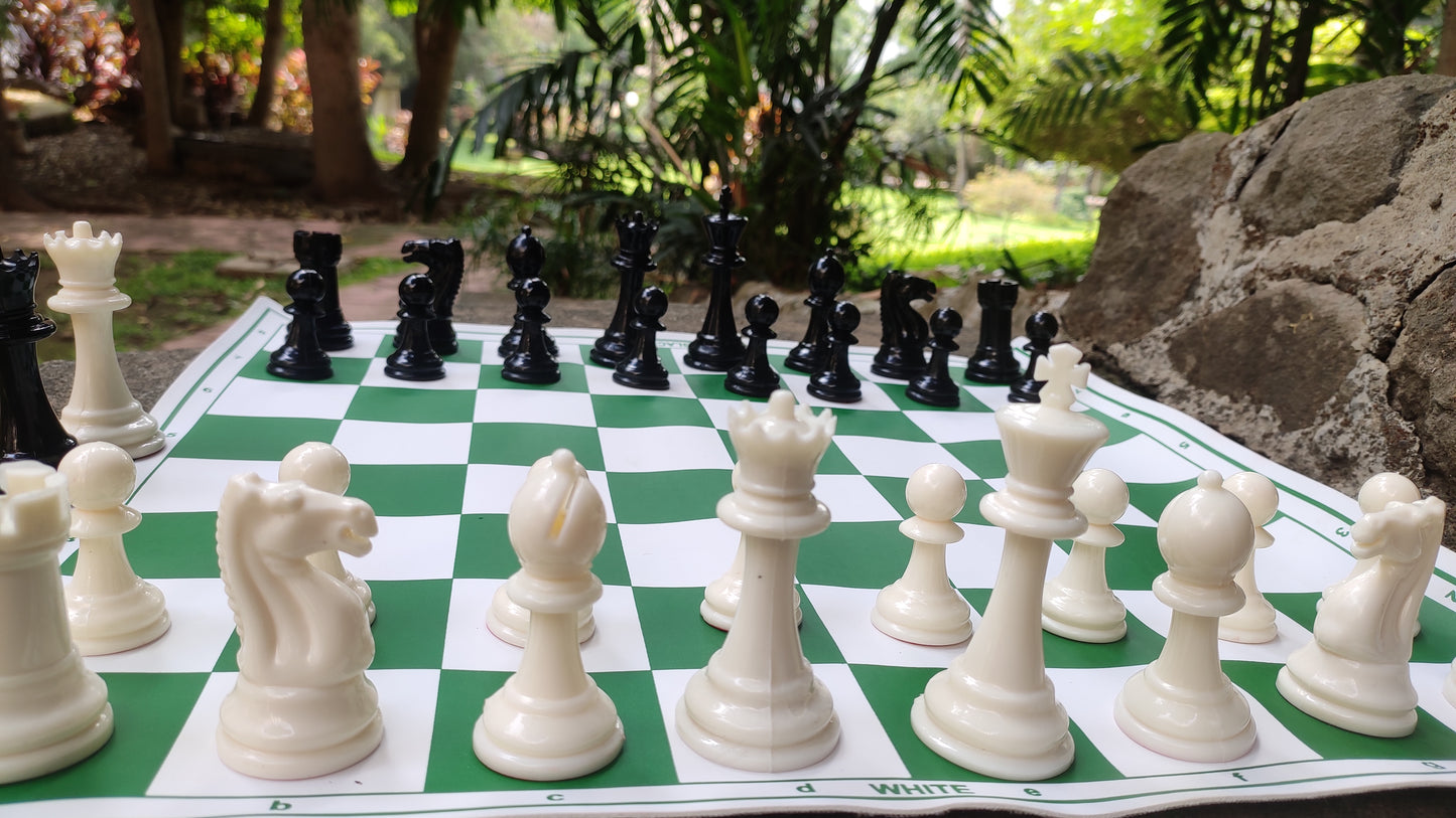 chessbox 18 Inch flexible chess mat with 2 extra queens and durable bag 43 cm Chess Board  (Green)
